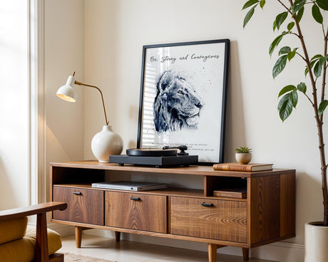 Majestic lion Christian art featuring “Be strong and courageous” scripture for inspiration.