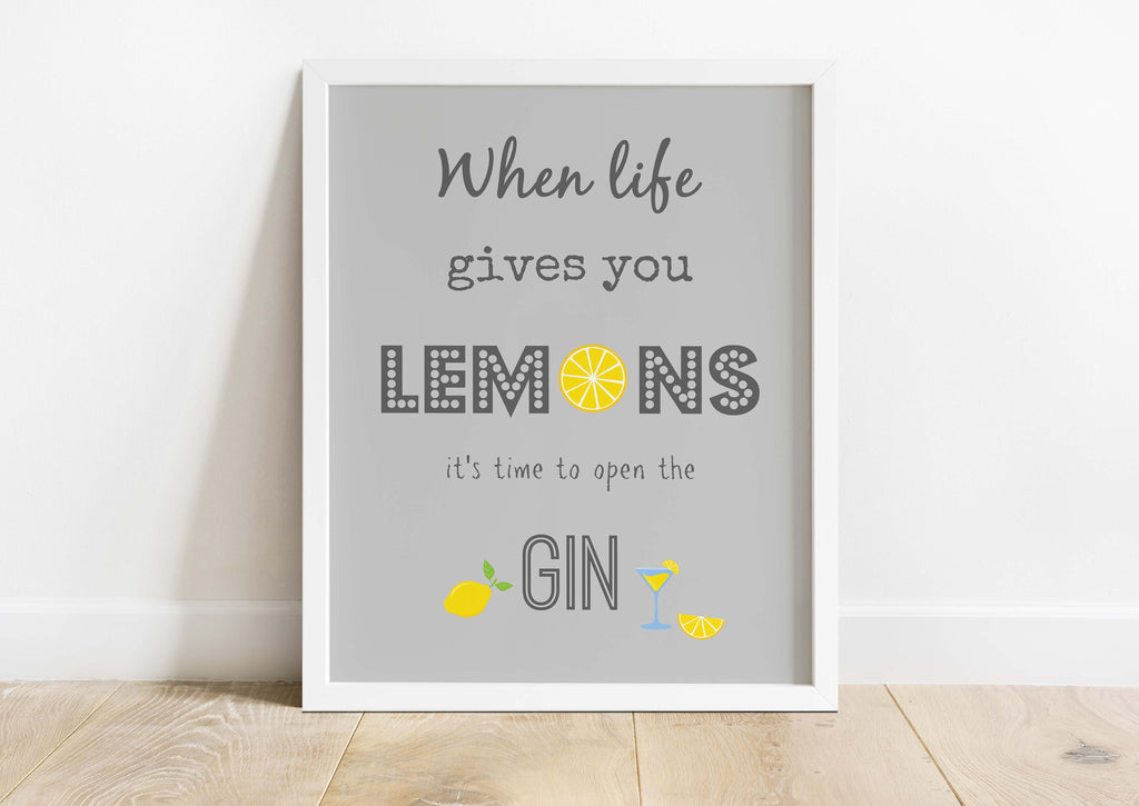 Quirky elegance: 'When Life Gives You Lemons' gin quote, gray citrus-themed print