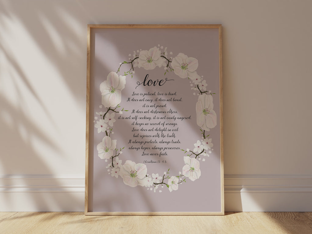 Timeless Love Quote Art with White Wreath, Christian Wedding Anniversary Wall Hanging, Grey and White Love Scripture Home Decor